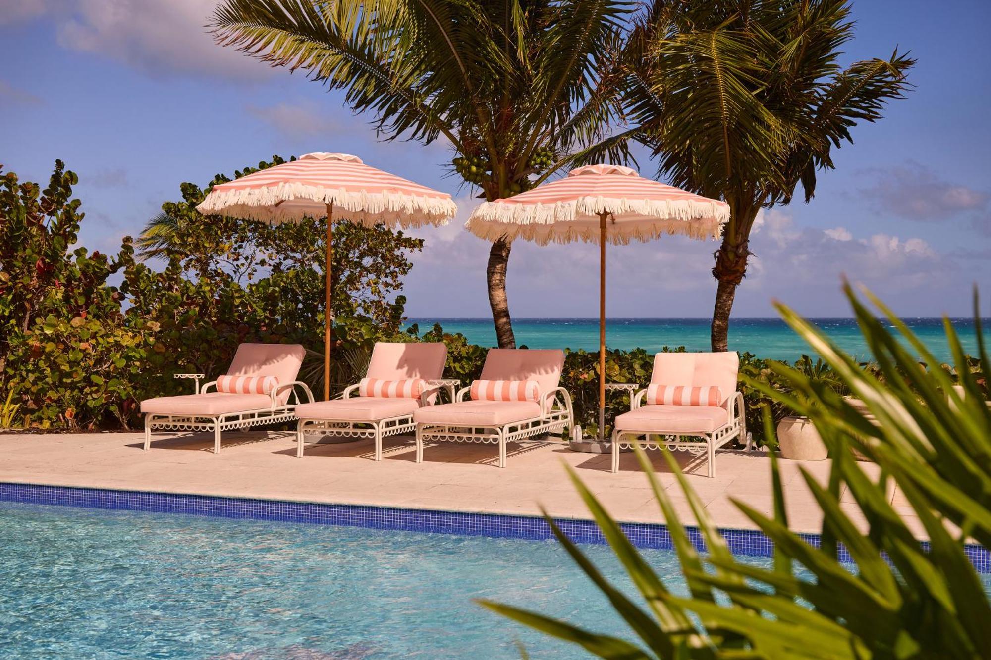 Coral Sands Inn & Cottages Dunmore Town Экстерьер фото