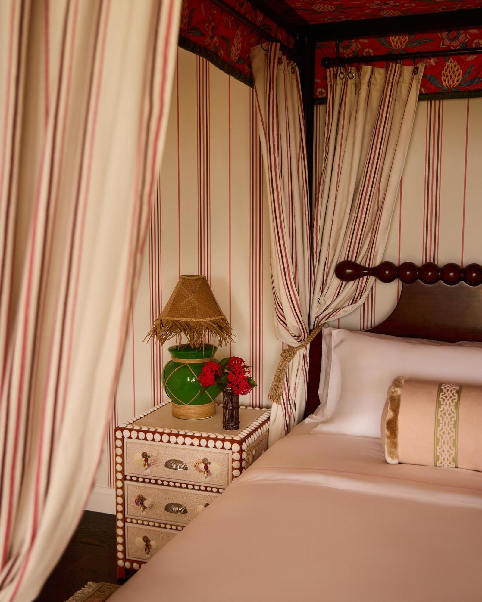 Coral Sands Inn & Cottages Dunmore Town Экстерьер фото